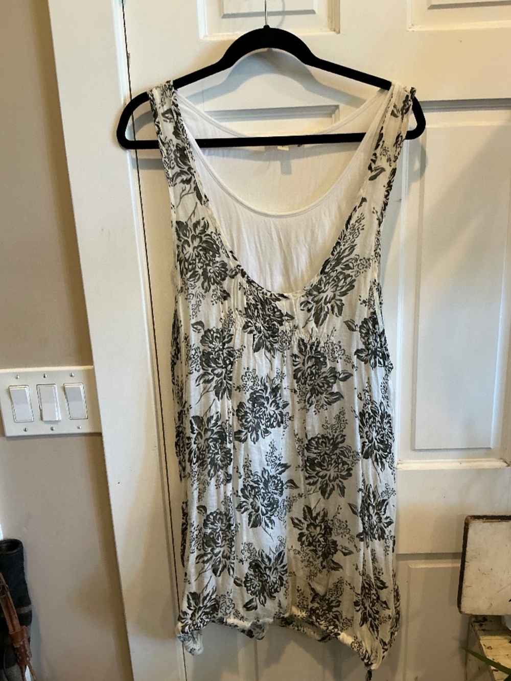 Nine West layered tank camisole top! Size large